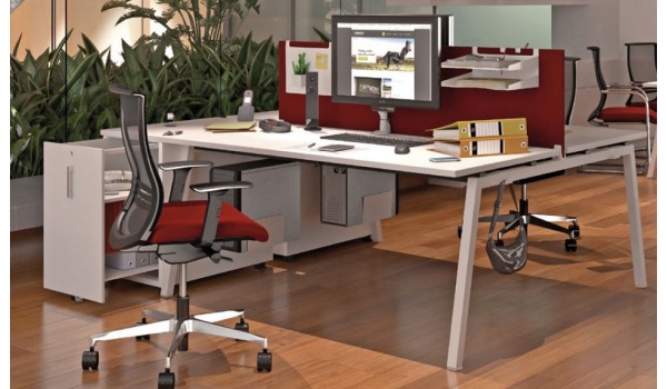 bureau_moderne_bench_vis__vis_avec_pieds_inclins-tinecci