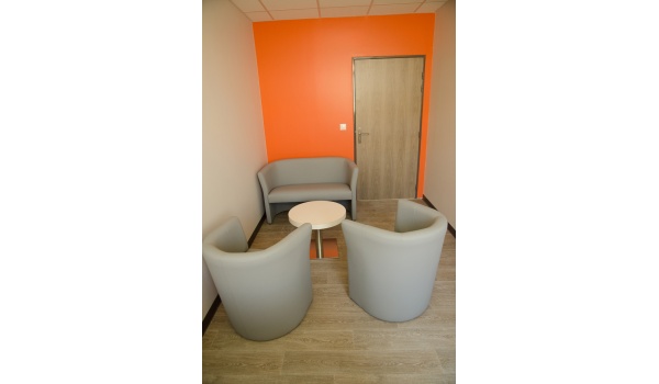 espace_accueil_fauteuil-canap_1996826157