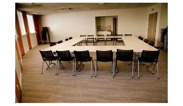 salle_de_runion_tables_pliantes-teano