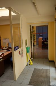 Cloison et porte verre